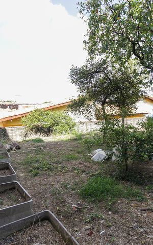 Casa à venda com 410m², 2 quartos e 4 vagas Casa à venda com 410m², 2 quartos e 4 vagasQuintal