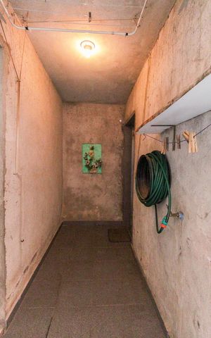 Casa à venda com 410m², 2 quartos e 4 vagas Casa à venda com 410m², 2 quartos e 4 vagasÁrea de Serviço