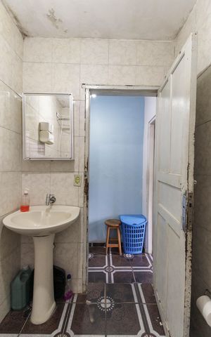 Casa à venda com 410m², 2 quartos e 4 vagas Casa à venda com 410m², 2 quartos e 4 vagasBanheiro