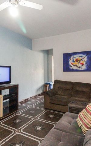 Casa à venda com 410m², 2 quartos e 4 vagas Casa à venda com 410m², 2 quartos e 4 vagasSala