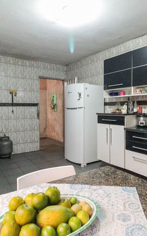Casa à venda com 410m², 2 quartos e 4 vagas Casa à venda com 410m², 2 quartos e 4 vagasCozinha