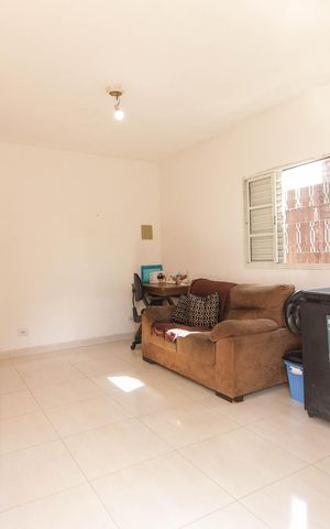 Casa à venda com 410m², 2 quartos e 4 vagas Casa à venda com 410m², 2 quartos e 4 vagasSala Casa 2