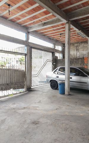 Casa à venda com 410m², 2 quartos e 4 vagas Casa à venda com 410m², 2 quartos e 4 vagasGaragem