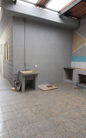 Casa para alugar com 125m², 2 quartos e 2 vagasÁrea de Serviço