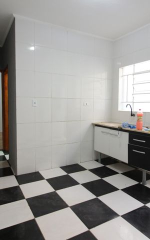 Casa para alugar com 125m², 2 quartos e 2 vagasCozinha