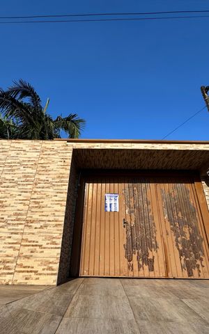 Casa à venda com 110m², 3 quartos e 1 vaga Casa à venda com 110m², 3 quartos e 1 vagaFachada