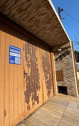 Casa à venda com 110m², 3 quartos e 1 vaga Casa à venda com 110m², 3 quartos e 1 vagaFachada