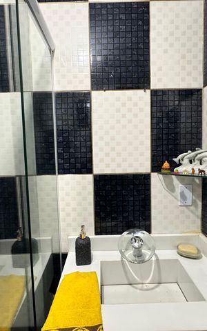 Casa à venda com 110m², 3 quartos e 1 vaga Casa à venda com 110m², 3 quartos e 1 vagaBanheiro Social