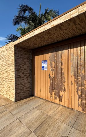 Casa à venda com 110m², 3 quartos e 1 vaga Casa à venda com 110m², 3 quartos e 1 vagaFachada