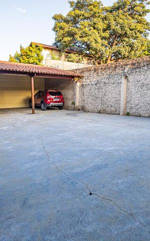 Casa à venda com 475m², 4 quartos e 6 vagas Casa à venda com 475m², 4 quartos e 6 vagasQuintal / Piscina