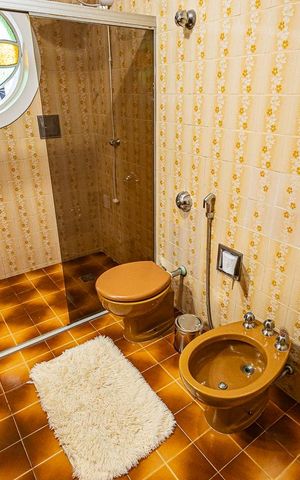 Casa à venda com 475m², 4 quartos e 6 vagas Casa à venda com 475m², 4 quartos e 6 vagasBanheiro