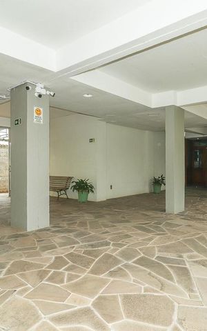 Apartamento à venda com 77m², 2 quartos e sem vagaÁrea comum