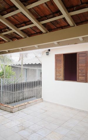 Casa para alugar com 356m², 2 quartos e 1 vagaÁrea de Serviço