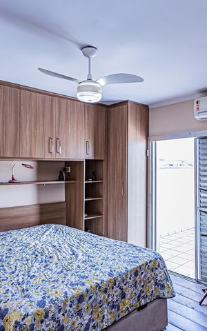 Casa à venda com 180m², 4 quartos e 2 vagas Casa à venda com 180m², 4 quartos e 2 vagasSuíte