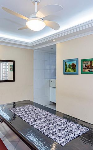 Casa à venda com 180m², 4 quartos e 2 vagas Casa à venda com 180m², 4 quartos e 2 vagasSala jantar