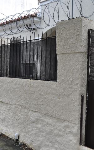 Casa para alugar com 90m², 2 quartos e sem vagaFachada/Plaquinha