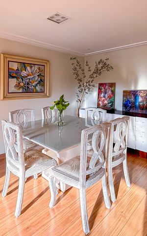 Apartamento à venda com 105m², 3 quartos e 1 vaga Apartamento à venda com 105m², 3 quartos e 1 vagaSala