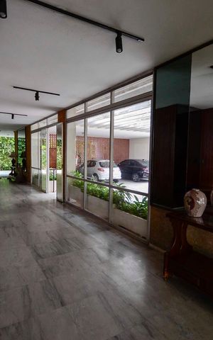 Apartamento à venda com 160m², 4 quartos e 1 vaga Apartamento à venda com 160m², 4 quartos e 1 vagaHall