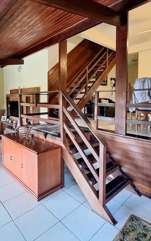 Casa de condomínio à venda com 380m², 4 quartos e 4 vagas Casa de condomínio à venda com 380m², 4 quartos e 4 vagasSala