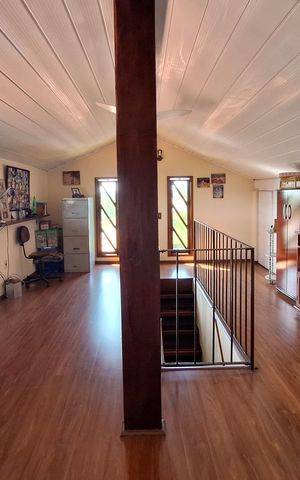 Casa de condomínio à venda com 380m², 4 quartos e 4 vagas Casa de condomínio à venda com 380m², 4 quartos e 4 vagasSótão