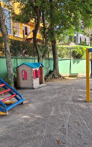 Casa de condomínio à venda com 380m², 4 quartos e 4 vagas Casa de condomínio à venda com 380m², 4 quartos e 4 vagasÁrea comum