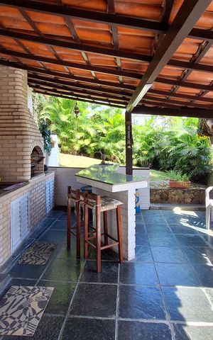 Casa de condomínio à venda com 380m², 4 quartos e 4 vagas Casa de condomínio à venda com 380m², 4 quartos e 4 vagasQuintal