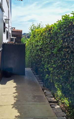 Casa de condomínio à venda com 380m², 4 quartos e 4 vagas Casa de condomínio à venda com 380m², 4 quartos e 4 vagasQuintal