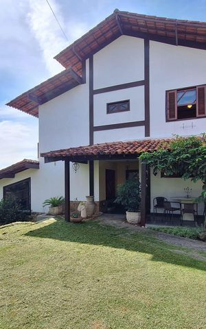 Casa de condomínio à venda com 380m², 4 quartos e 4 vagas Casa de condomínio à venda com 380m², 4 quartos e 4 vagasQuintal
