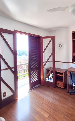 Casa de condomínio à venda com 380m², 4 quartos e 4 vagas Casa de condomínio à venda com 380m², 4 quartos e 4 vagasSuíte 2