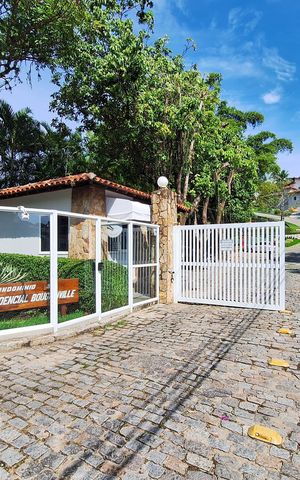 Casa de condomínio à venda com 380m², 4 quartos e 4 vagas Casa de condomínio à venda com 380m², 4 quartos e 4 vagasFachada
