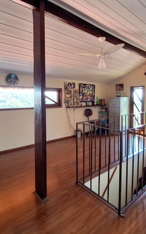 Casa de condomínio à venda com 380m², 4 quartos e 4 vagas Casa de condomínio à venda com 380m², 4 quartos e 4 vagasSótão