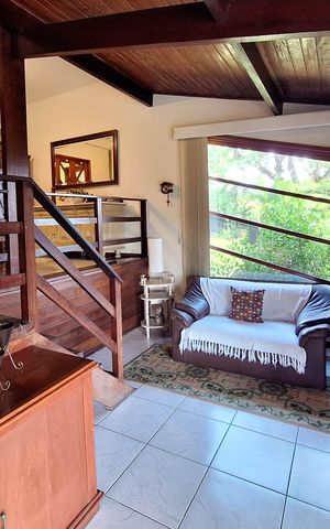 Casa de condomínio à venda com 380m², 4 quartos e 4 vagas Casa de condomínio à venda com 380m², 4 quartos e 4 vagasSala
