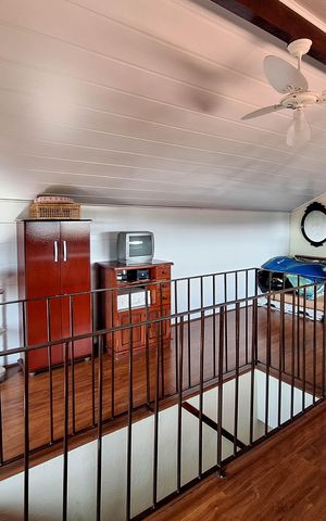 Casa de condomínio à venda com 380m², 4 quartos e 4 vagas Casa de condomínio à venda com 380m², 4 quartos e 4 vagasSótão