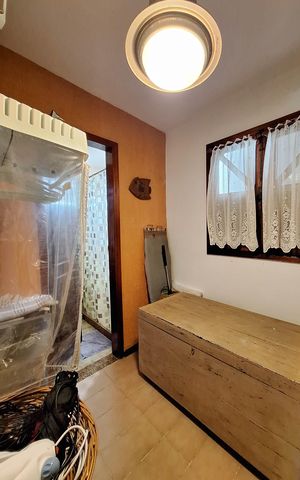 Casa de condomínio à venda com 380m², 4 quartos e 4 vagas Casa de condomínio à venda com 380m², 4 quartos e 4 vagasQuarto de Serviço