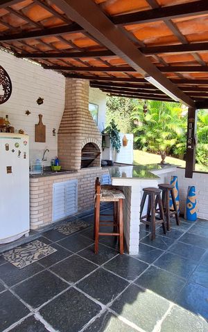 Casa de condomínio à venda com 380m², 4 quartos e 4 vagas Casa de condomínio à venda com 380m², 4 quartos e 4 vagasQuintal