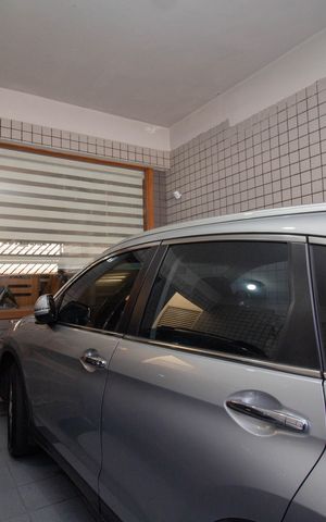 Casa à venda com 187m², 4 quartos e 2 vagas Casa à venda com 187m², 4 quartos e 2 vagasGaragem