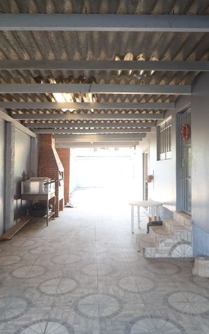 Casa à venda com 165m², 2 quartos e 2 vagasGaragem