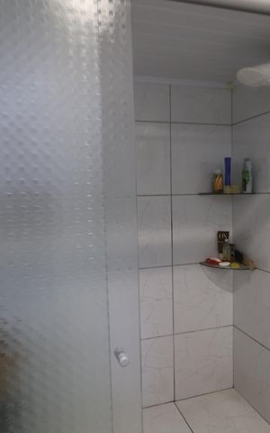 Casa à venda com 165m², 2 quartos e 2 vagasBanheiro