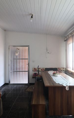 Casa à venda com 165m², 2 quartos e 2 vagasSala