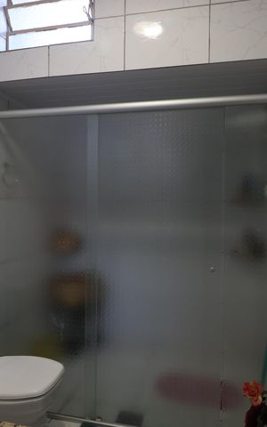 Casa à venda com 165m², 2 quartos e 2 vagasBanheiro