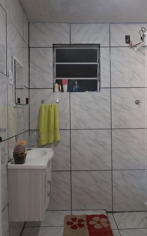 Casa à venda com 165m², 2 quartos e 2 vagasBanheiro de serviço