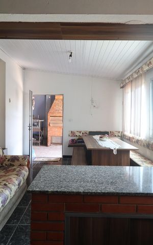 Casa à venda com 165m², 2 quartos e 2 vagasCozinha