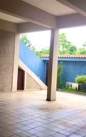 Casa à venda com 207m², 3 quartos e 6 vagas Casa à venda com 207m², 3 quartos e 6 vagasGaragem