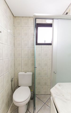 Apartamento à venda com 49m², 2 quartos e 1 vaga Apartamento à venda com 49m², 2 quartos e 1 vagaBanheiro