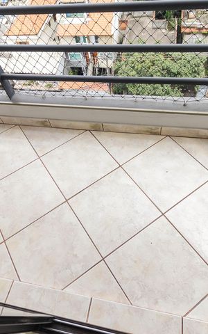Apartamento à venda com 49m², 2 quartos e 1 vaga Apartamento à venda com 49m², 2 quartos e 1 vagaVaranda