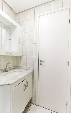 Apartamento à venda com 49m², 2 quartos e 1 vaga Apartamento à venda com 49m², 2 quartos e 1 vagaBanheiro