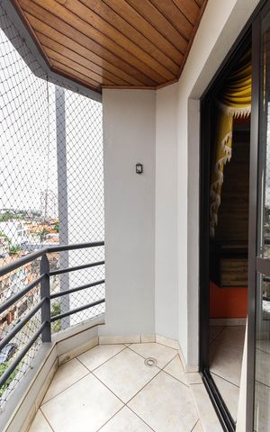 Apartamento à venda com 49m², 2 quartos e 1 vaga Apartamento à venda com 49m², 2 quartos e 1 vagaVaranda
