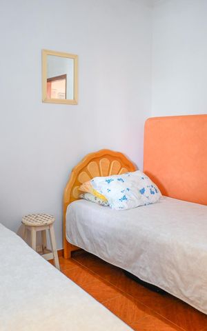 Casa à venda com 211m², 4 quartos e 2 vagas Casa à venda com 211m², 4 quartos e 2 vagasQuarto 3