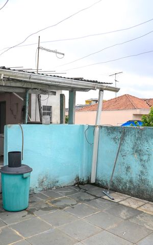 Casa à venda com 211m², 4 quartos e 2 vagas Casa à venda com 211m², 4 quartos e 2 vagasTerraço