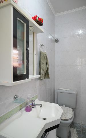 Casa à venda com 211m², 4 quartos e 2 vagas Casa à venda com 211m², 4 quartos e 2 vagasBanheiro de Serviço